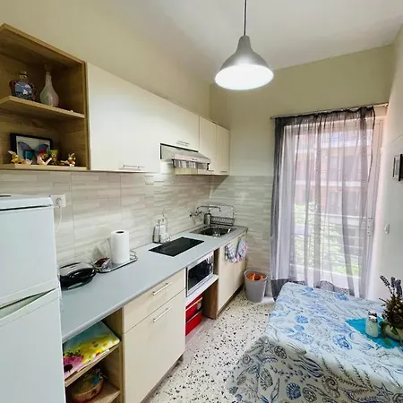 αpartments In The Centre * 루트라키