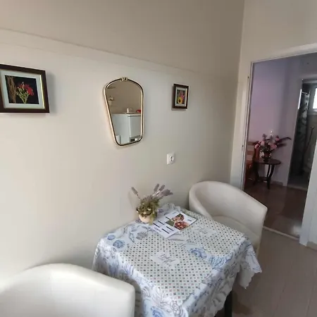 αpartments In The Centre * Loutráki