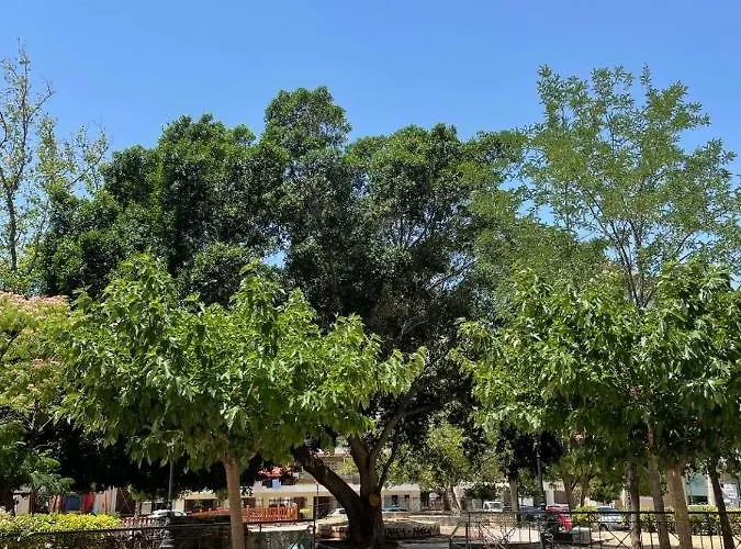 Апартаменты αpartments In The Centre Лоутраки