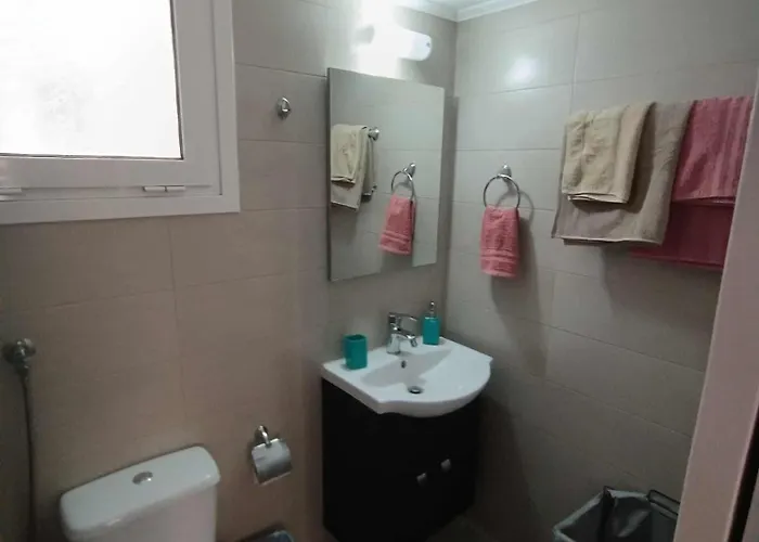 αpartments In The Centre شقة لوتراكي