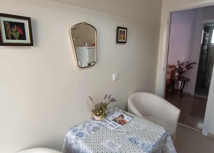 αpartments In The Centre * لوتراكي